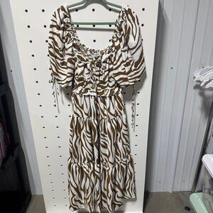 NWT En Saison White/Brown Zebra Stripe Dress Size Medium